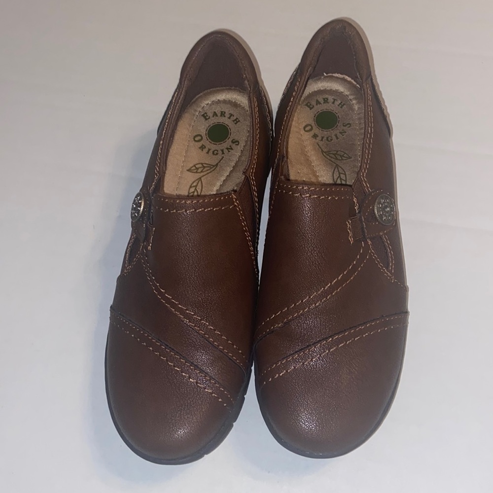Earth Origins brown slip on shoes size 7M